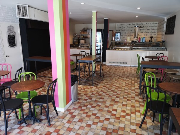 Pile Ou Glace Gelateria shop interior