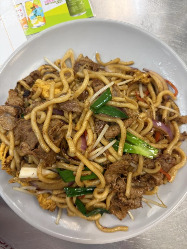 Dish similar to beef chow fun