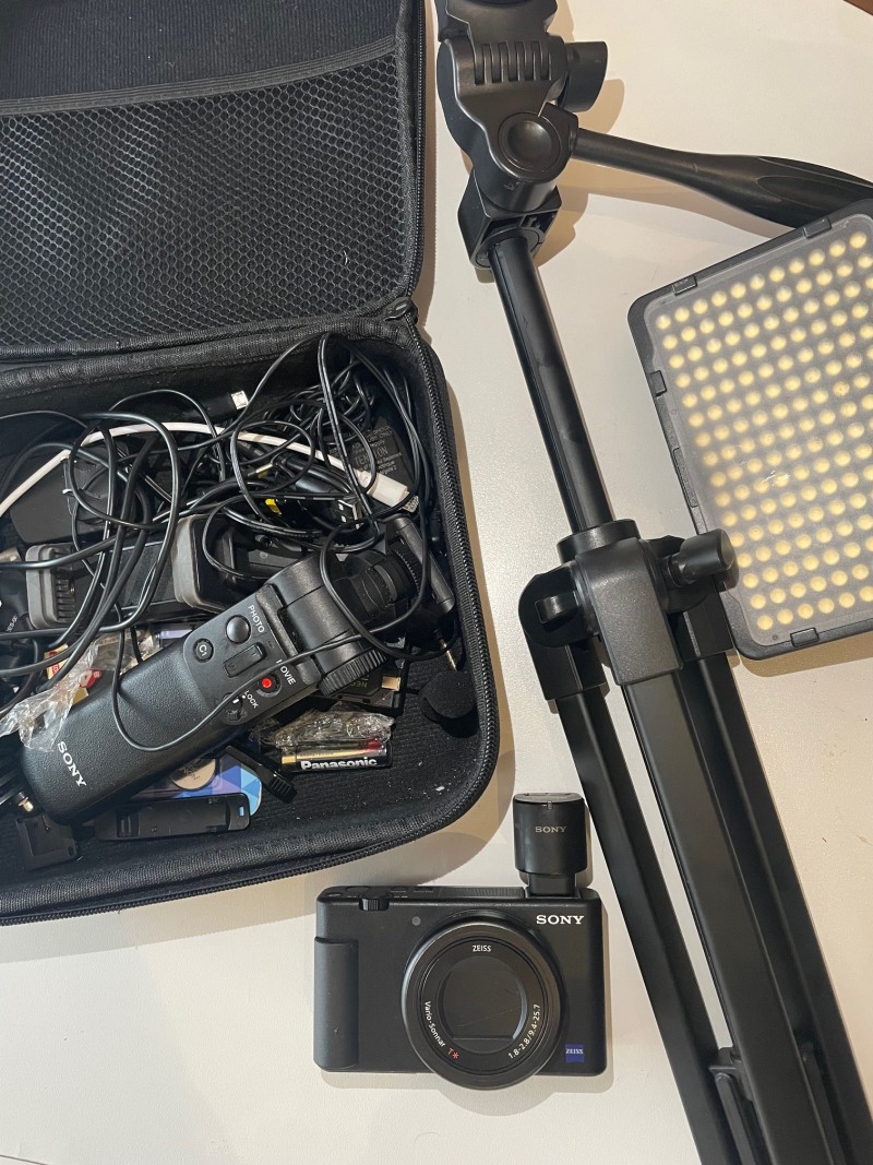 Vlogging equipment