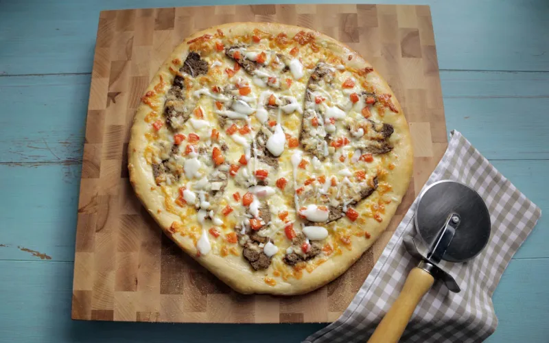 Donair Pizza (from Food Network Canada)