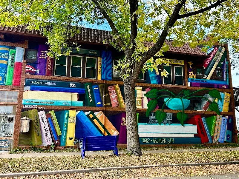 Heights Dream Library Mural in Milwaukee, WI