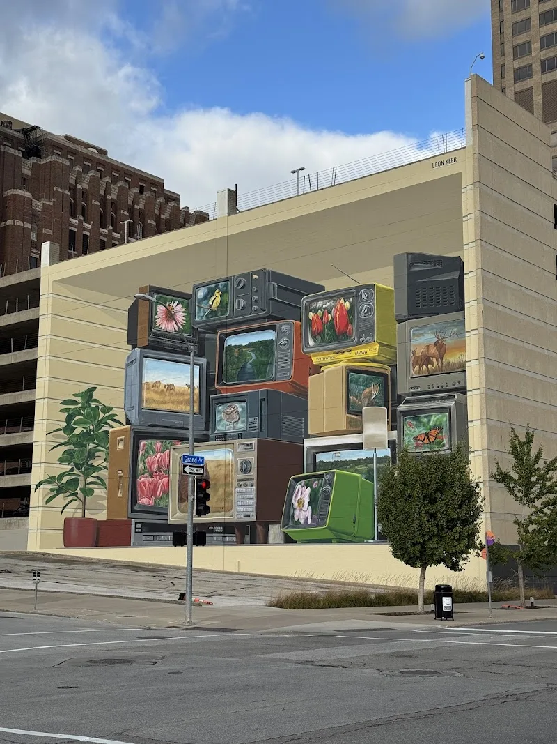 Mural by Leon Keer in Des Moines, IA