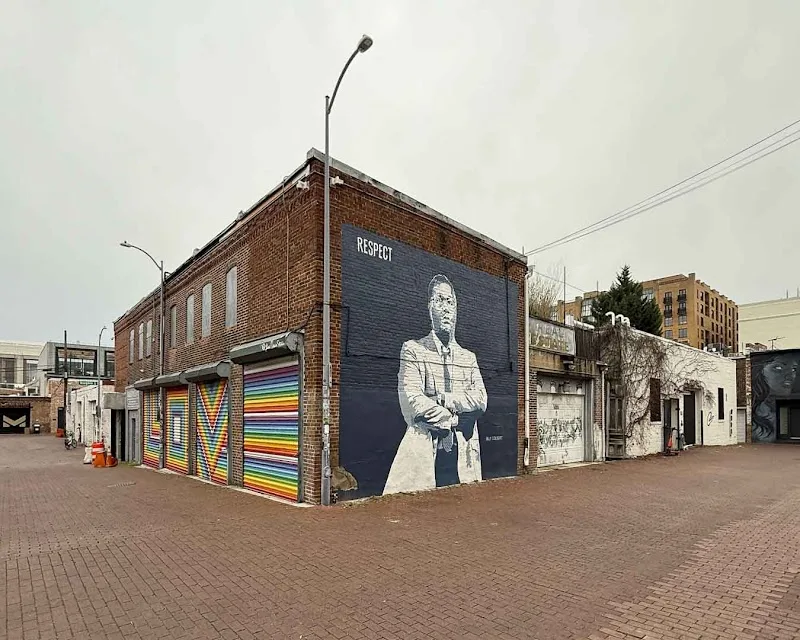 Lisa Marie Studio Artist Muralist Press mural work 2 in Washington