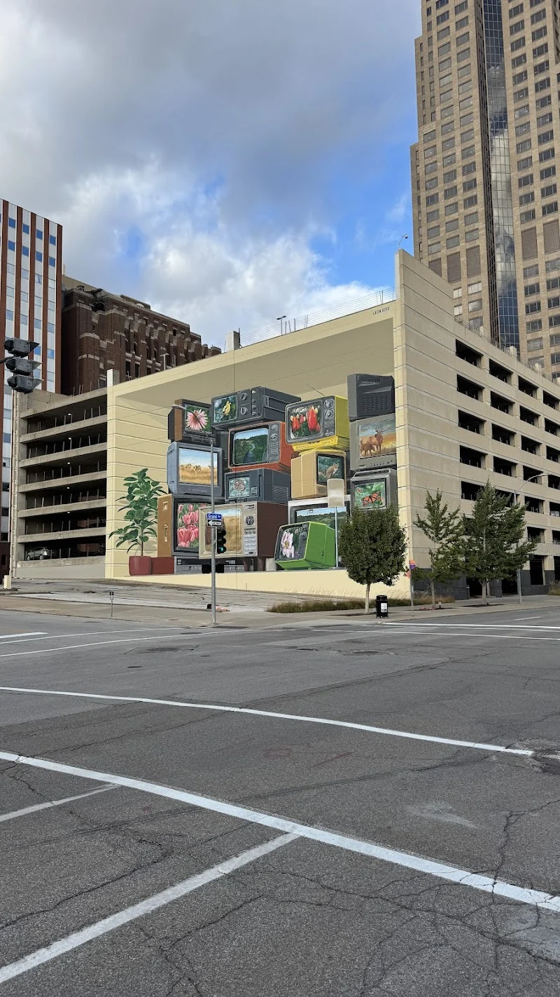 Mural by Leon Keer in Des Moines, IA - photo 2