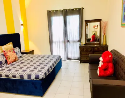 Furnished private roon for rent in Discovery Gardens