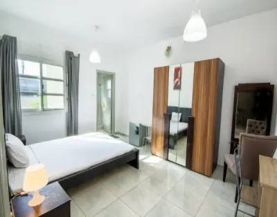 Amazing private room for rent in Umm Suqeim