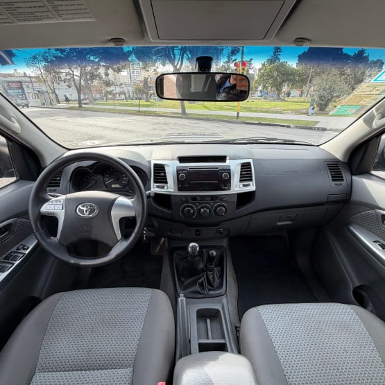 Toyota Hilux SR 4x4 3.0 miniatura 3