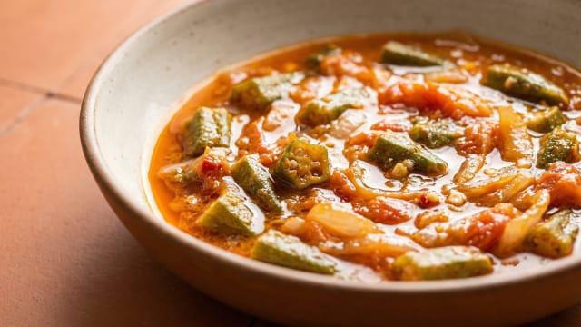 Molho de Quiabo (Okra and Tomato Palm Oil Sauce)