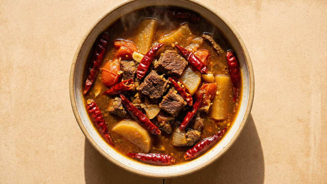 Shakam Paa (Dried Beef and Radish Stew)