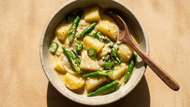 Kewa Datshi (Potato and Cheese Stew)