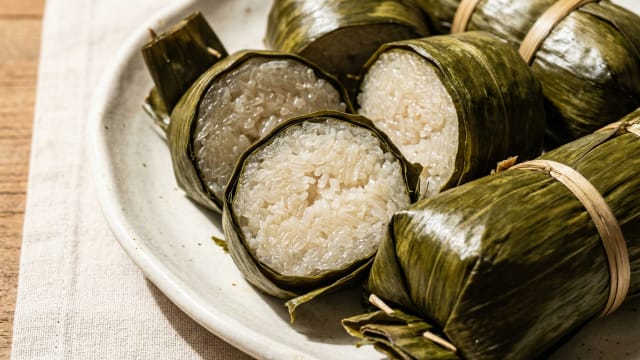 Kelupis (Leaf-Wrapped Sticky Rice Rolls)