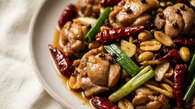 Gong Bao Ji Ding (Kung Pao Chicken)
