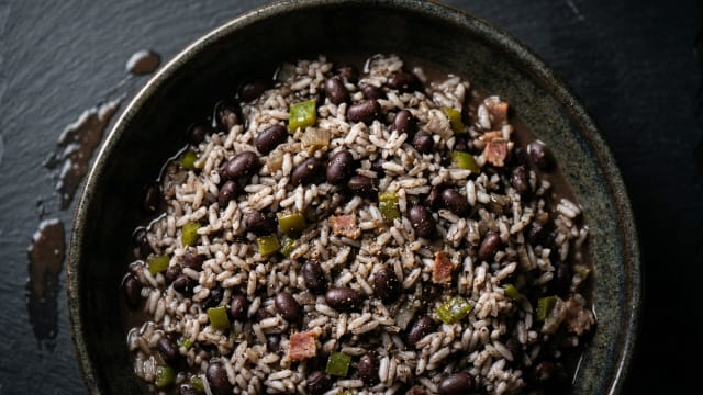 Moros y Cristianos (Black Beans and Rice)