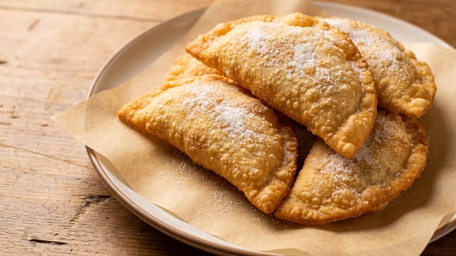 Empanadas de Viento (Fried Cheese Empanadas)