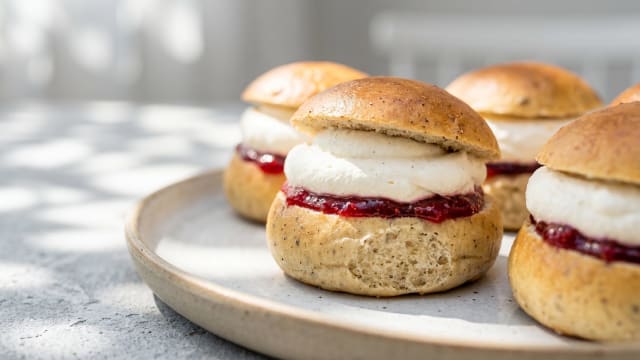 Vastlakuklid (Cardamom Cream Buns)