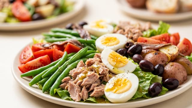Salade Niçoise (Niçoise Salad)