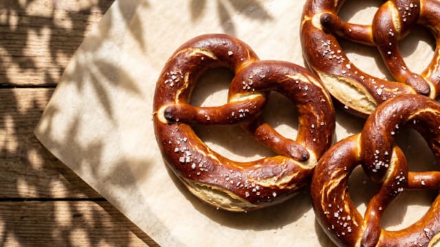 Laugenbrezeln (German Lye Pretzels)