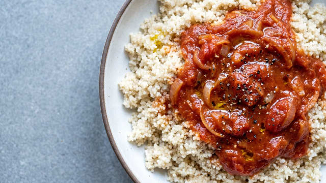 Fonio with Tomato-Onion Sauce