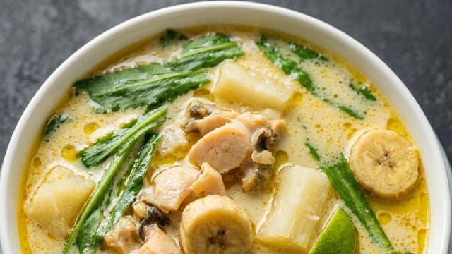 Sopa de Caracol (Conch and Coconut Soup)
