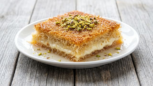 Sweet Cheese Pastry with Syrup