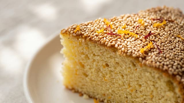 Gers Ogaily (Saffron and Cardamom Cake)