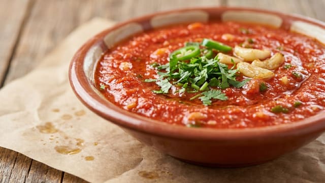 Daqqus (Spicy Tomato and Garlic Sauce)
