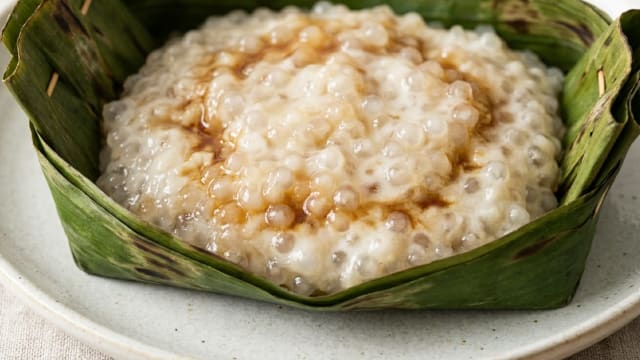 Saksak (Steamed Coconut Sago Pudding)
