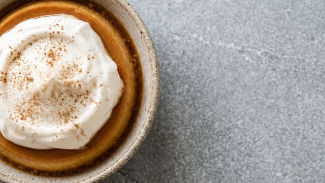 Suspiro a la Limeña (Caramel Custard with Meringue)