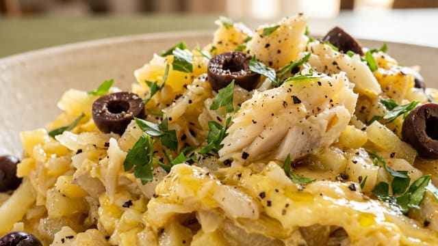 Bacalhau à Brás (Salt Cod, Potato, and Egg Hash)