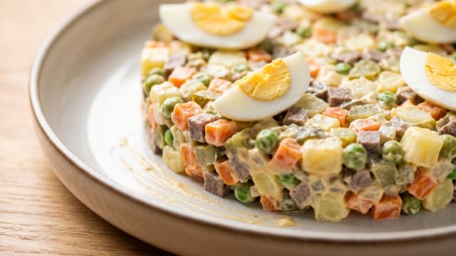 Salată de Boeuf (Beef and Vegetable Mayonnaise Salad)