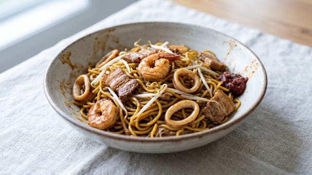 Singapore Hokkien Mee (Prawn and Squid Noodles)