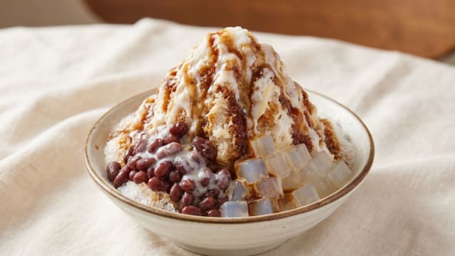 Ice Kachang (Shaved Ice with Sweet Beans and Syrup)