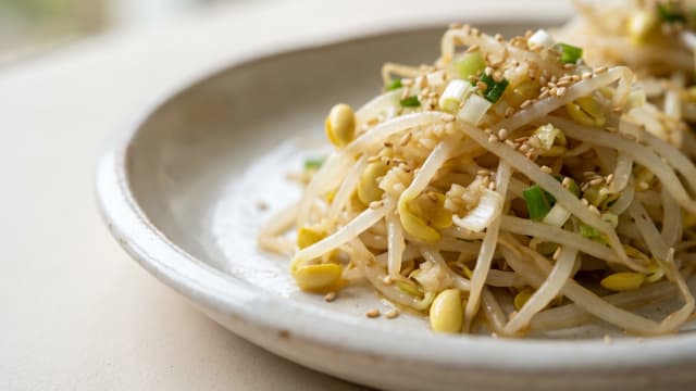 Sukju-namul (Seasoned Mung Bean Sprouts)