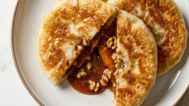 Hotteok (Sweet Filled Pancakes)