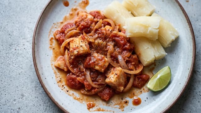 Telo met Bakkeljauw (Cassava with Salted Cod)