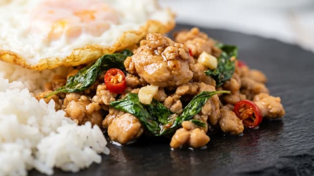 Pad Kra Pao Gai (Holy Basil Chicken)