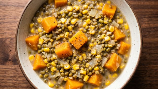 Batar Da'an (Corn, Mung Bean, and Pumpkin Stew)