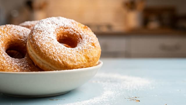 Bambalouni (Tunisian Doughnuts)