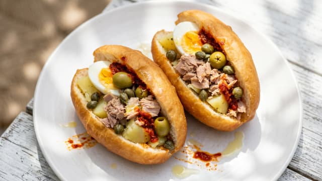 Fricassé Tunisien (Tuna and Potato-Filled Fried Buns)