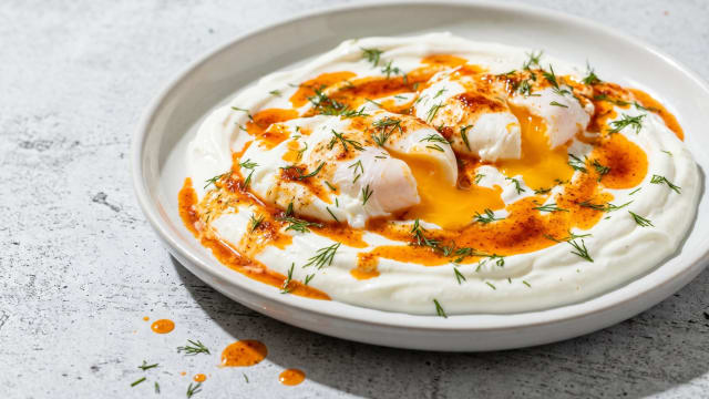 Çılbır (Poached Eggs with Garlic Yogurt)