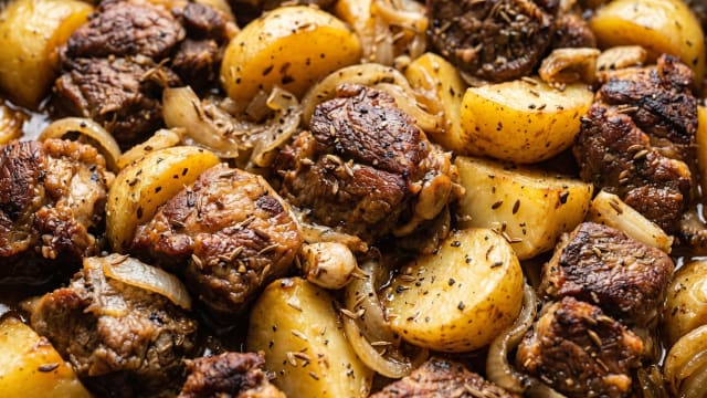 Gowurma (Lamb and Potato Skillet)