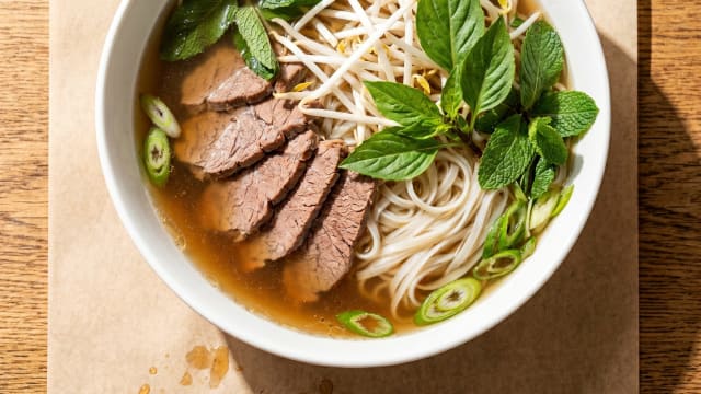 Phở Bò (Beef Noodle Soup)