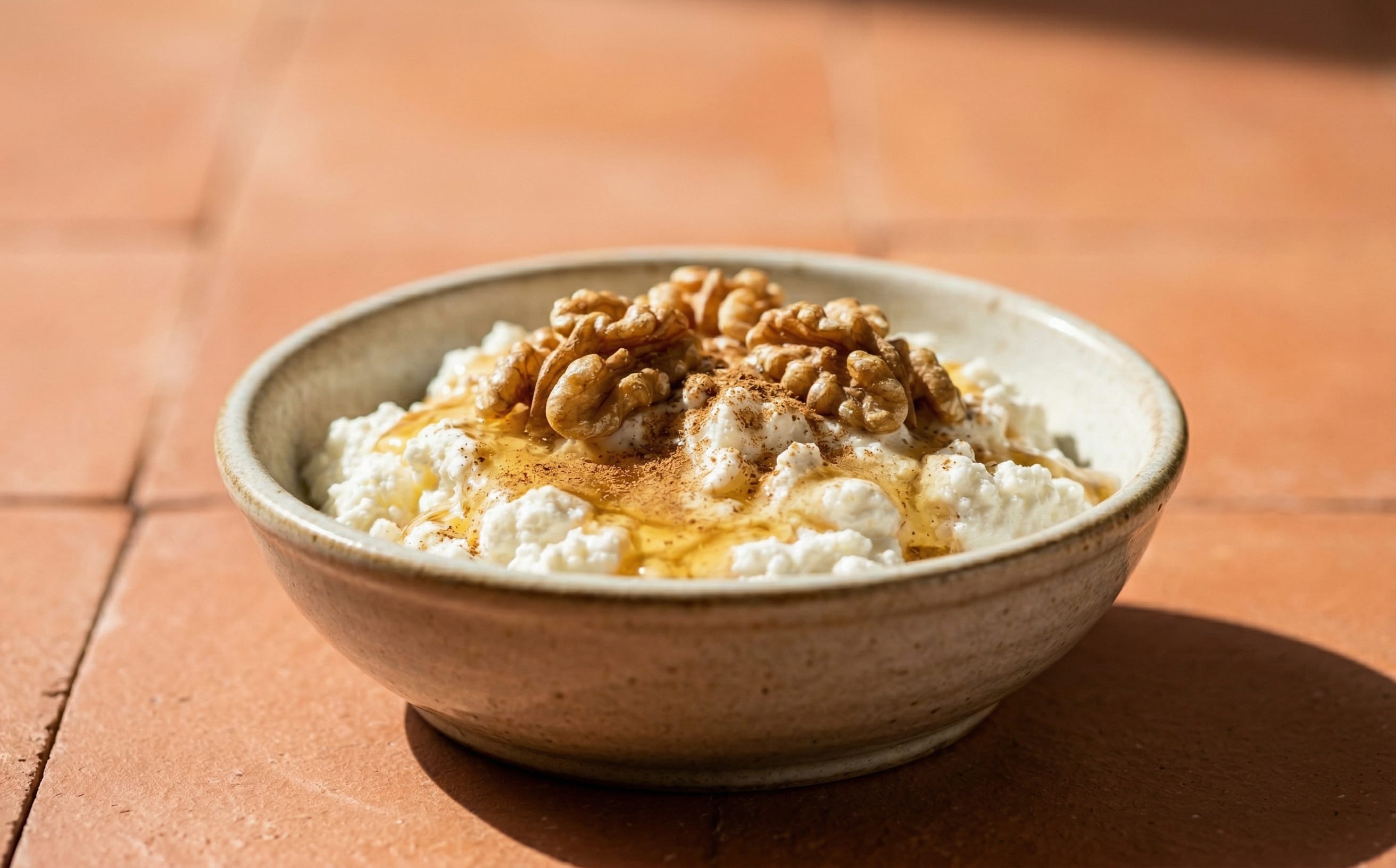 Brossat amb Mel i Nous (Fresh Cheese with Honey and Walnuts)