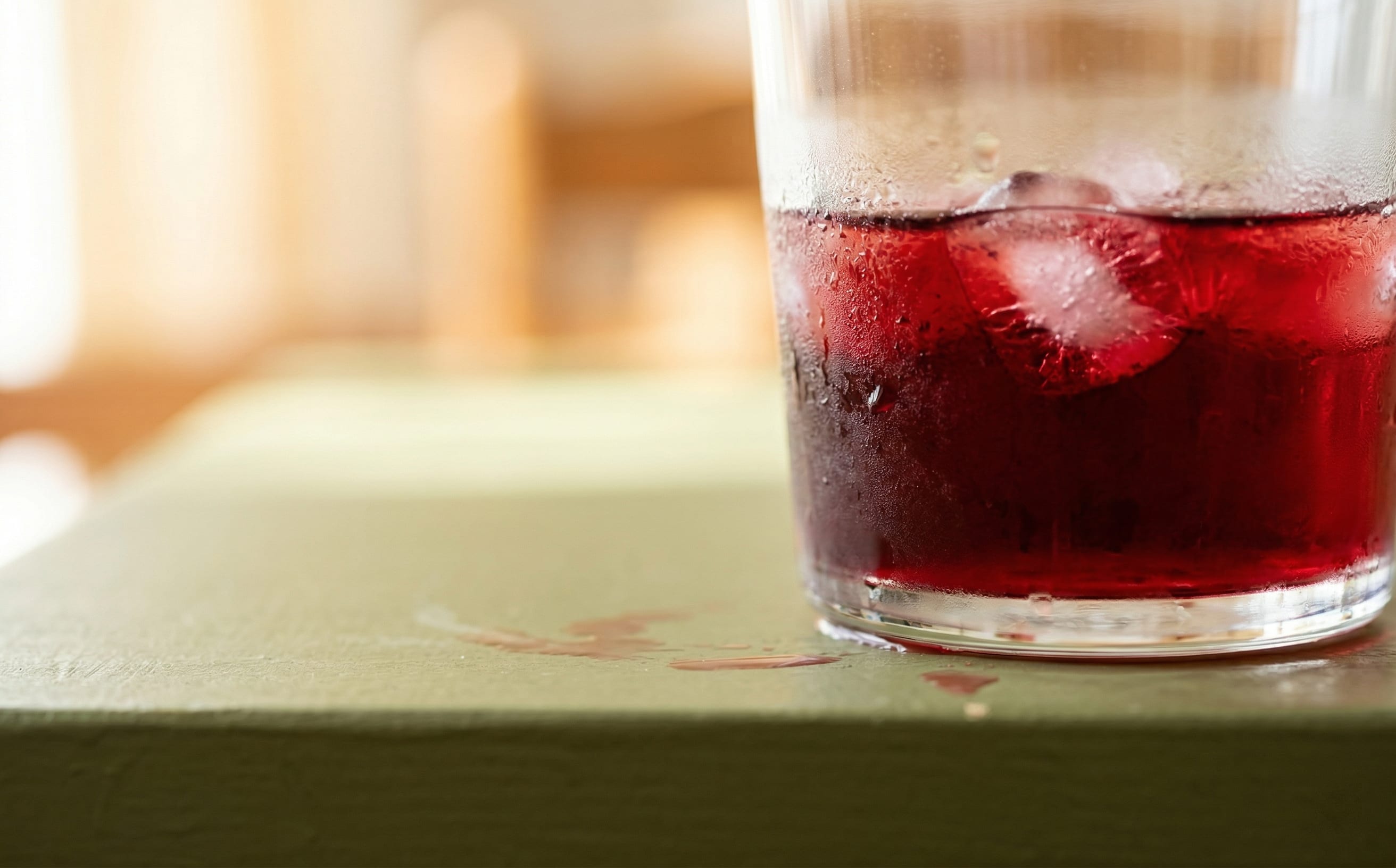 Foléré (Hibiscus and Ginger Drink)