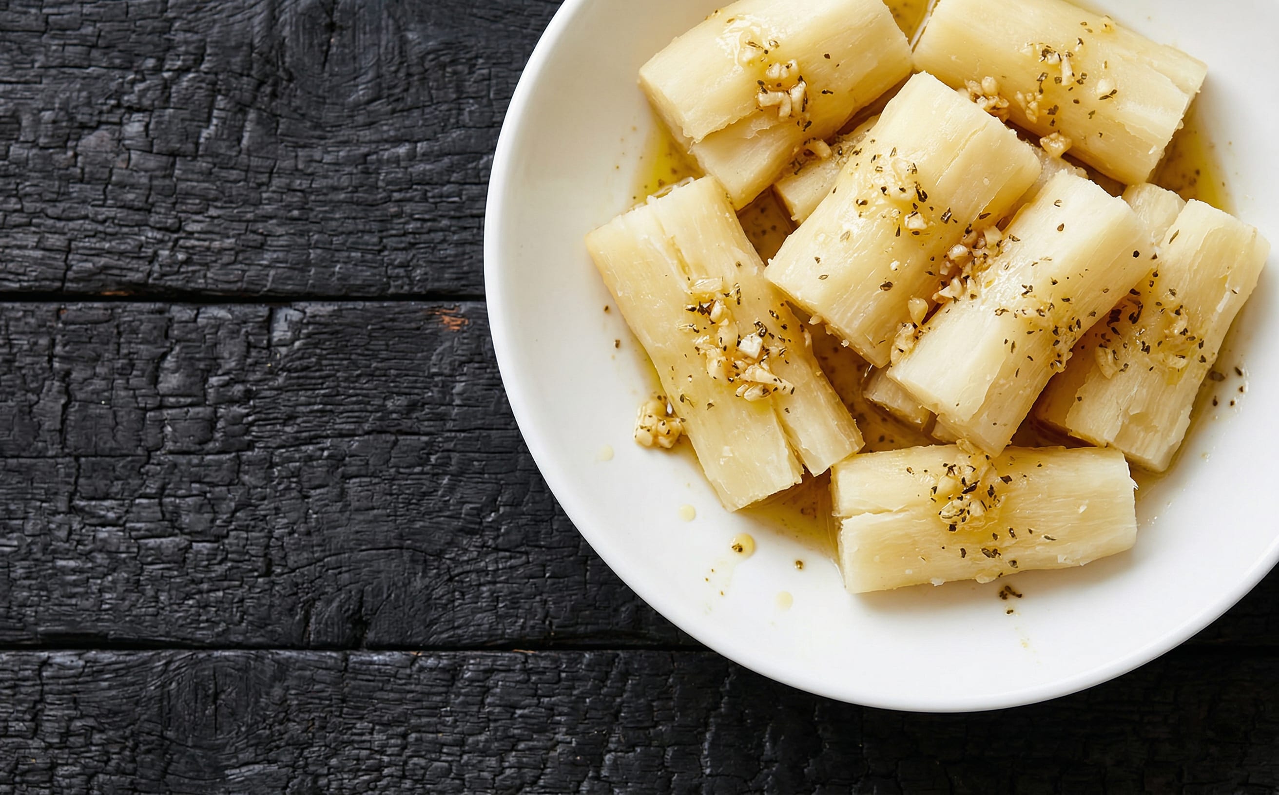 Yuca con Mojo (Cassava with Garlic-Citrus Sauce)