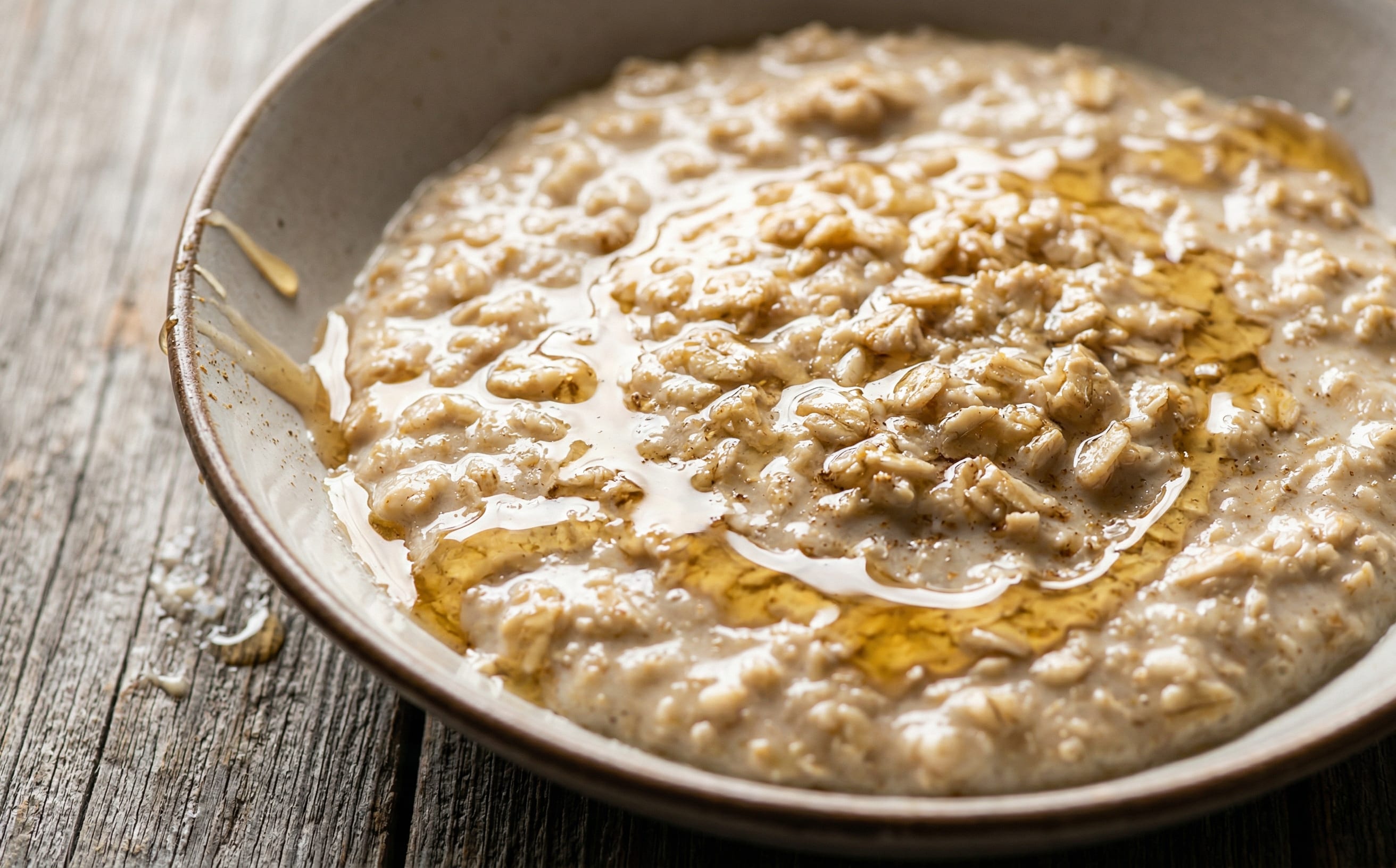 Garoobey (Spiced Oat Porridge)