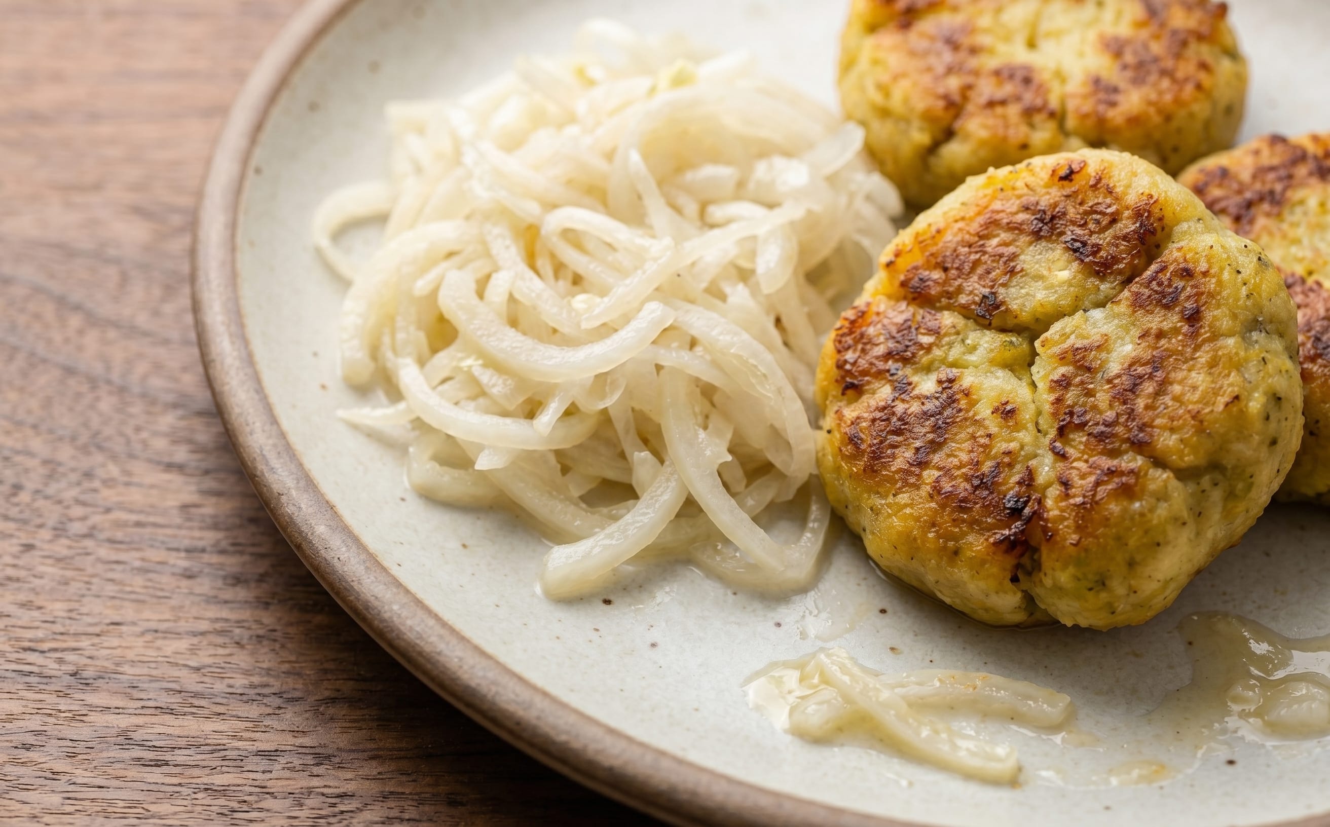 Bolón de Verde (Cheese-Filled Green Plantain Dumplings)