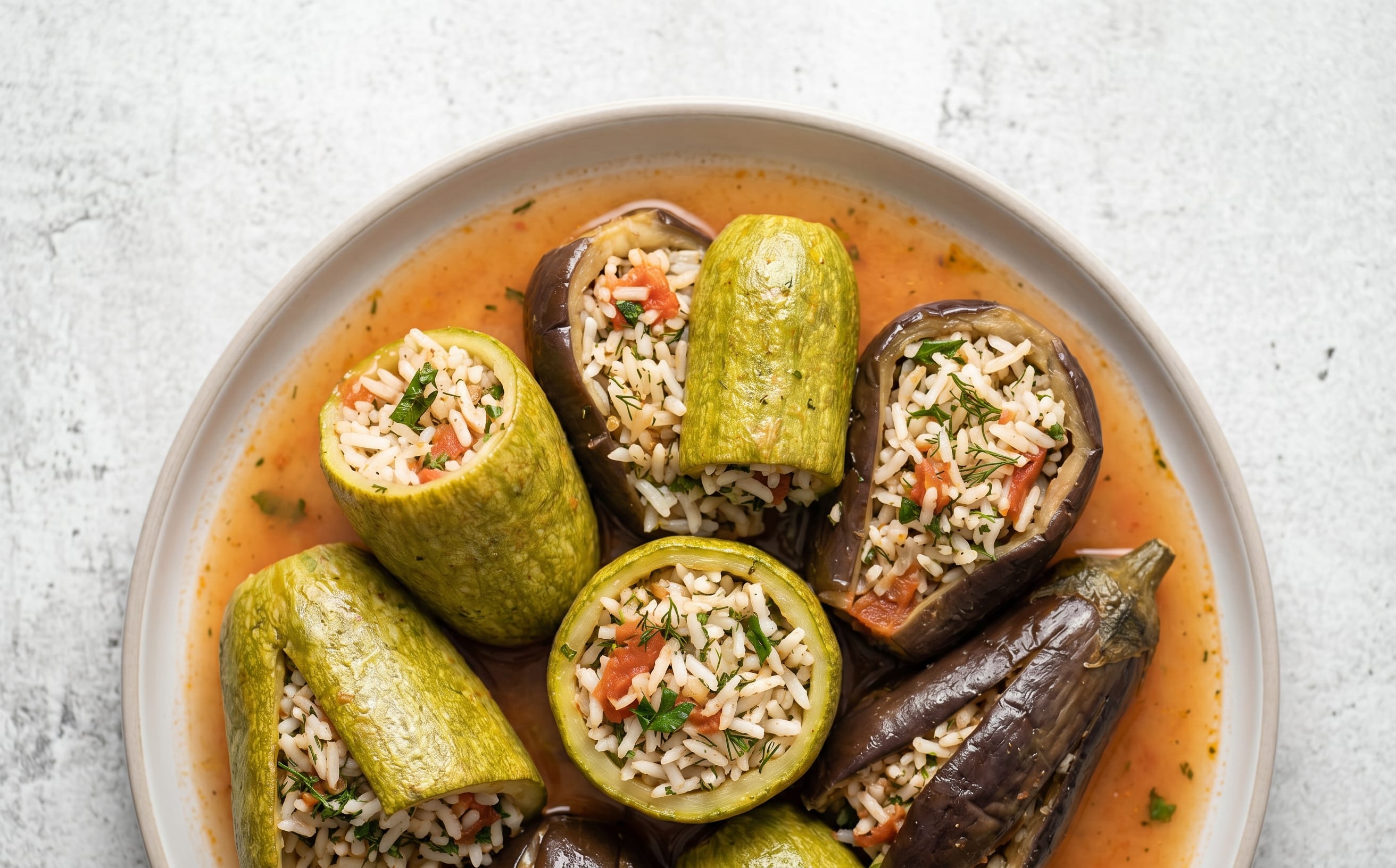 Mahshi Kousa wa Betingan (Stuffed Zucchini and Eggplant)