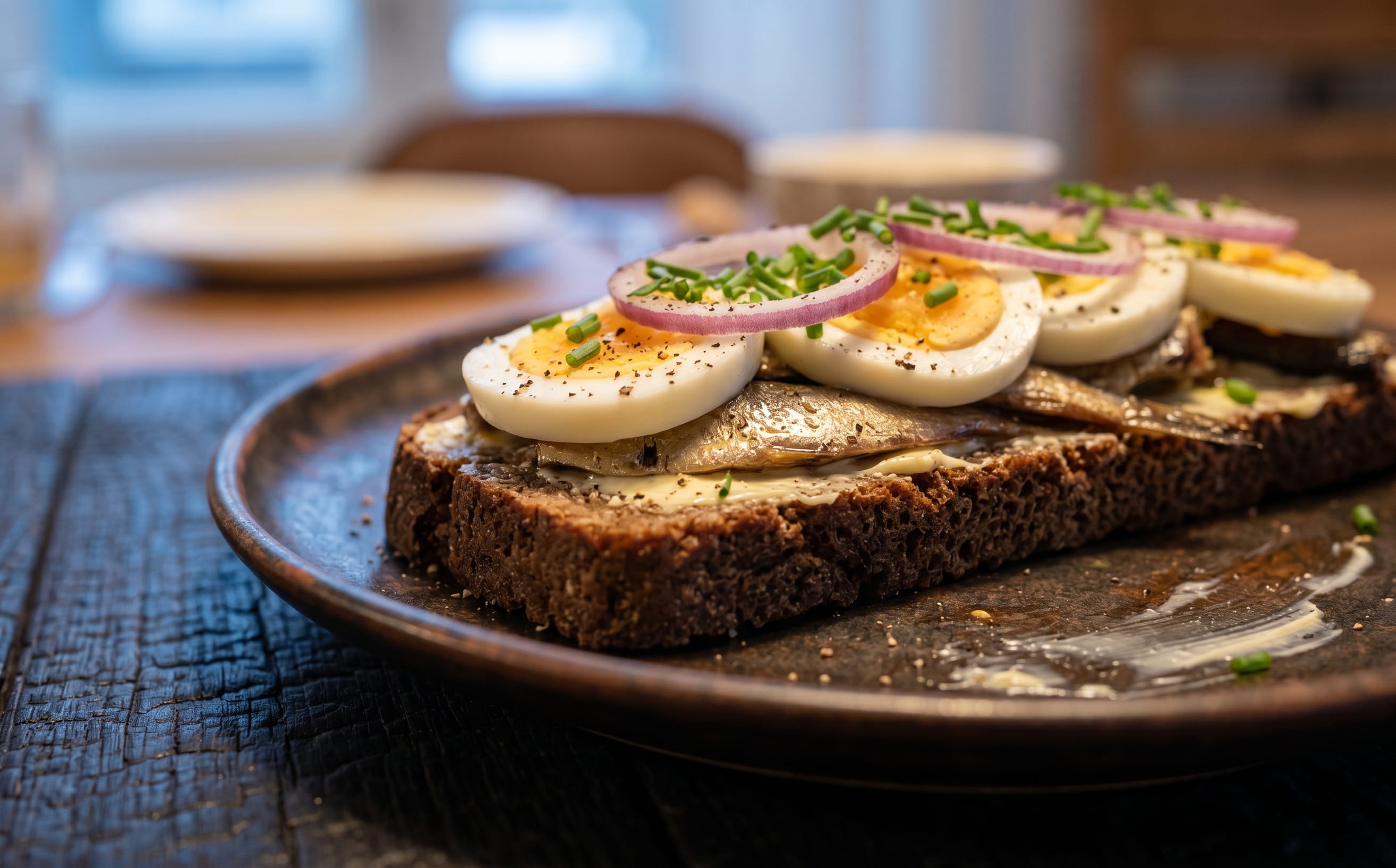 Kiluvõileib (Sprat Sandwich on Rye Bread)