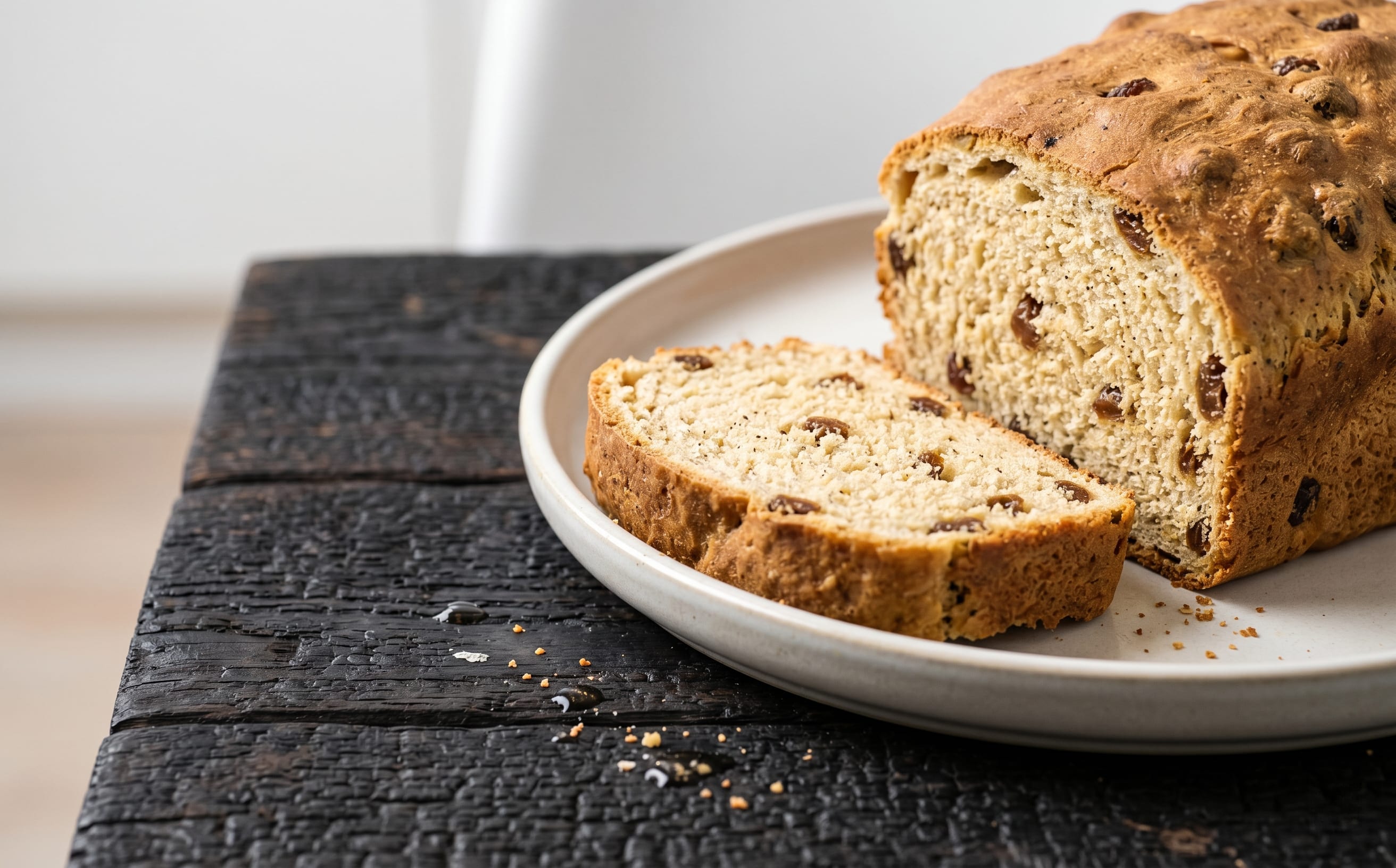 Greenlandic-Style Cardamom Raisin Bread